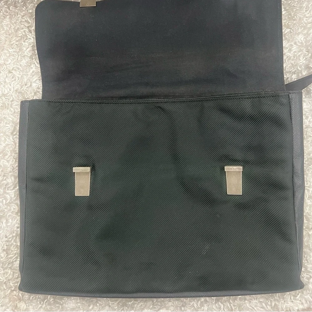 Louis Vuitton Black Fabric and Taiga Leather Saratov GM Messenger Bag
